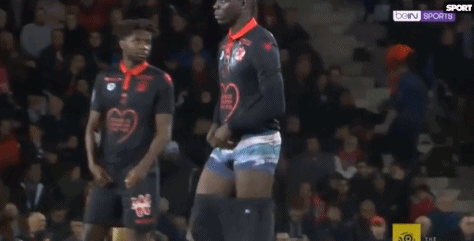 法比奥庆祝足协杯夺冠：我们是冠军，这座城市值得拥有这一刻（法比奥庆贺足协杯加冕：我们是冠军，这座城市值得这荣耀时刻）