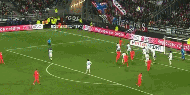 火药味十足，费内巴切与加拉塔萨雷在德比战赛前热身爆发冲突