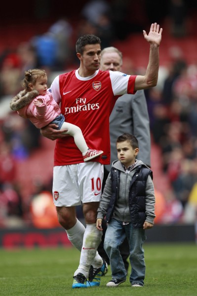 马卡：楚阿梅尼回归合练，阿拉巴因肌肉疲劳未能正常训练（马卡：楚阿梅尼重返合练，阿拉巴因肌肉疲劳缺席正常训练）