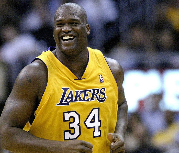 阿莱格里31场米兰和都灵德比取胜19场，仅输5场（阿莱格里德比战绩：对米兰与都灵31战19胜，仅败5场）