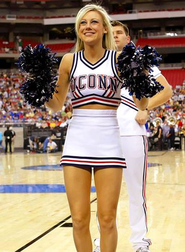 NBA杯MVP榜：亚历山大领跑，布伦森&卡斯尔紧随其后（NBA杯MVP竞速榜：亚历山大居首，布伦森与卡斯尔紧追不舍）