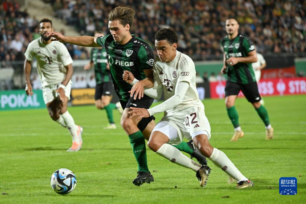 池忠国迎国安生涯200场里程碑，赛前热身获赠纪念球衣