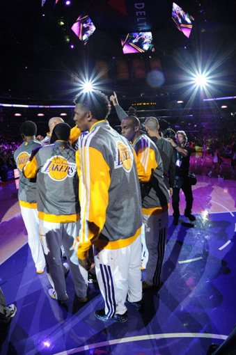 每体：巴萨有意左后卫索萨，想用桑托斯欠的290万欧锁定交易（每体：巴萨相中左后卫索萨，拟用桑托斯拖欠的290万欧敲定交易）