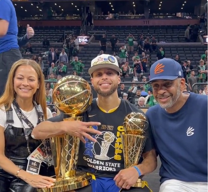 路易斯-苏亚雷斯：踢拜仁我们表现出色；巴黎也非常难对付（路易斯-苏亚雷斯：战拜仁表现上佳，巴黎同样难缠）