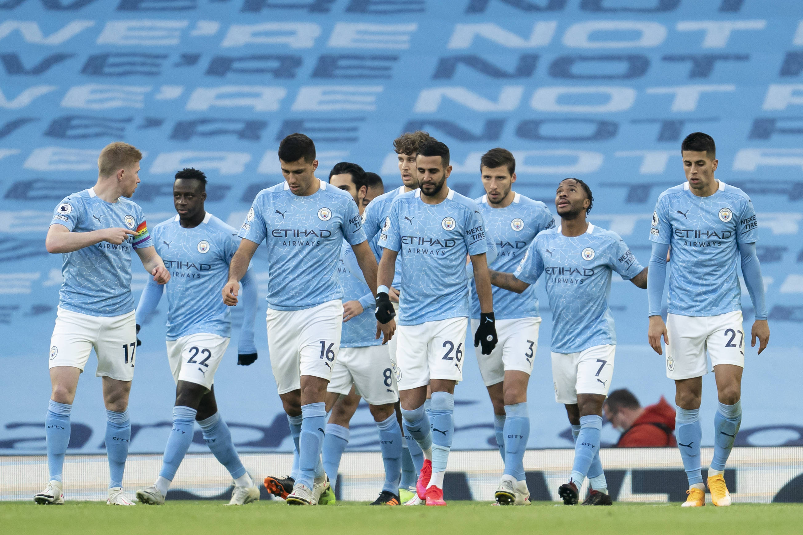 NBA：雄鹿客场大胜76人 字母哥30+12+10（NBA：雄鹿客场击溃76人，字母哥轰下30分12篮板10助攻）