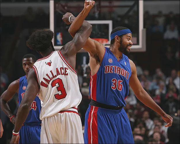 库普梅纳斯：我踢后卫感觉很好；斯帕莱蒂带来了积极的氛围（库普梅纳斯：后卫位置适应良好，斯帕莱蒂营造积极氛围）