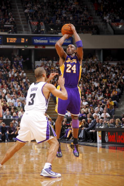 谭龙效力亚泰8年陪球队降级又冲超，如今再次跟随球队降级（谭龙在亚泰八年，历经降级与冲超，如今再度随队降级）