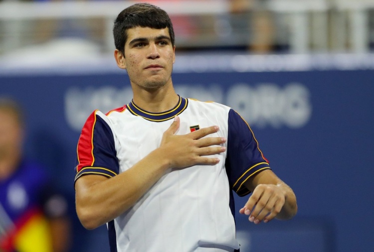 “WNBA球员薪资提高,职业女性篮球运动员待遇改善”.